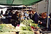 Grönsaksmarknaden i staden varje tisdag
